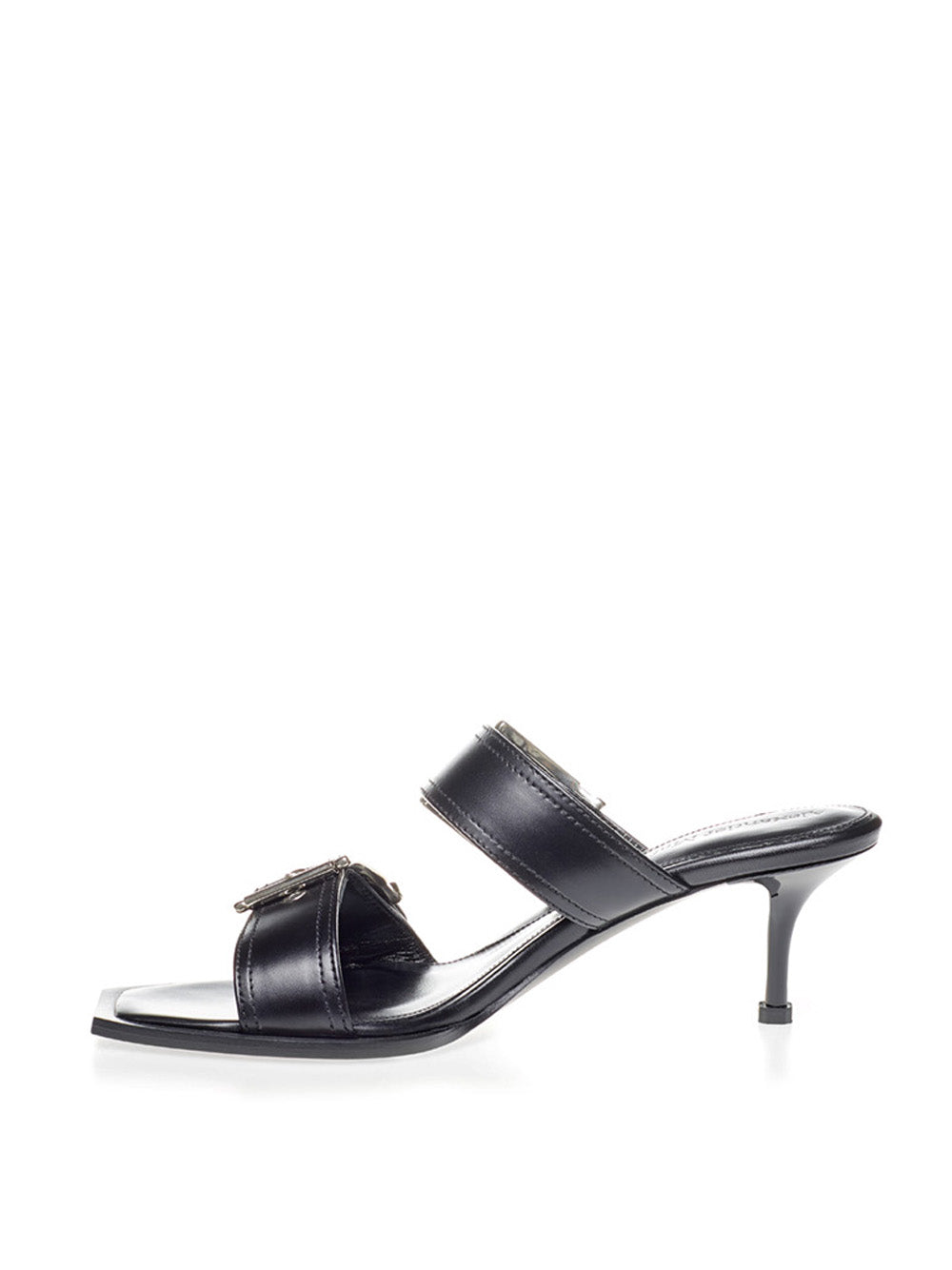 Sandal with buckle