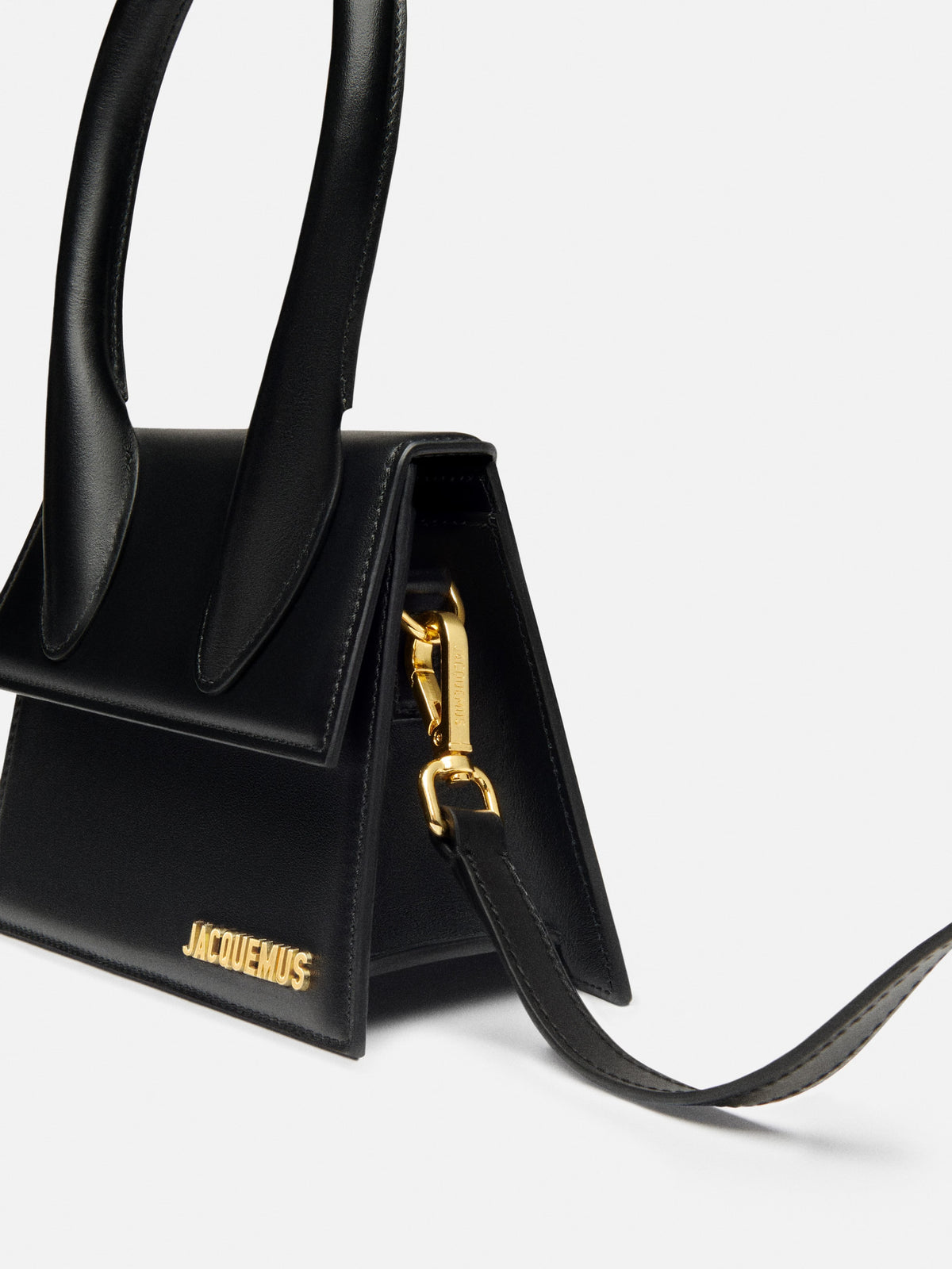 Jacquemus Women Chiquito Moyen Handbags Black